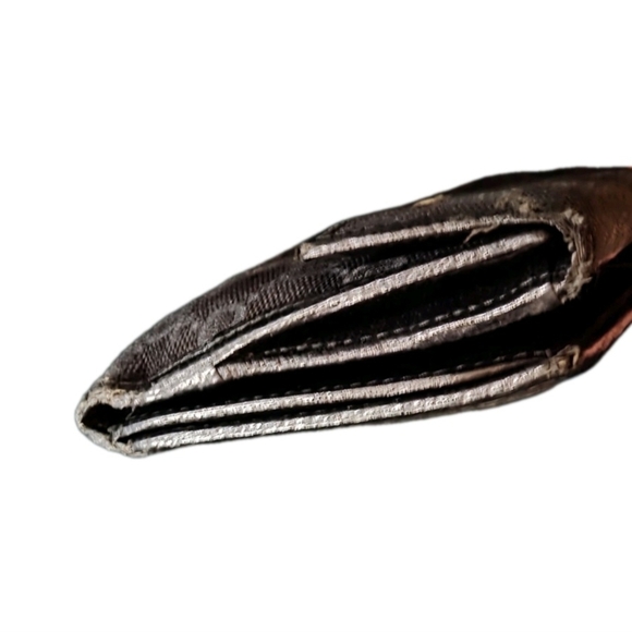 Gucci Dark Brown Monogram Clutch - Picture 4 of 5